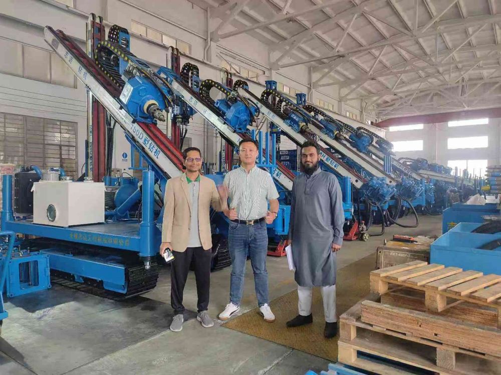 Filippindən olan dostları yoxlama və danışıqlar üçün RM fabrikinə baş çəkmək üçün xoş gəlmisiniz